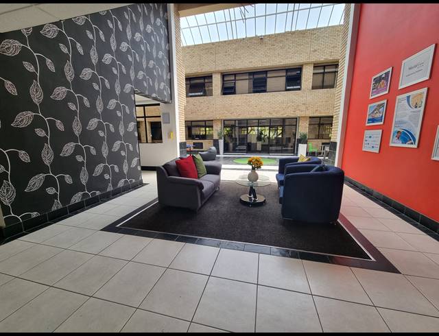 1,832M² OFFICE FOR SALE IN WOODMEAD